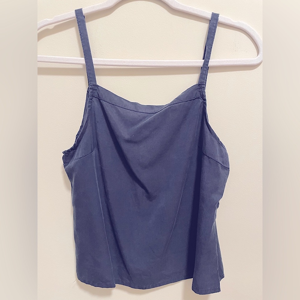 Sm navy blue Graydawn cropped camisole. 100% cotton. Dress up or down.